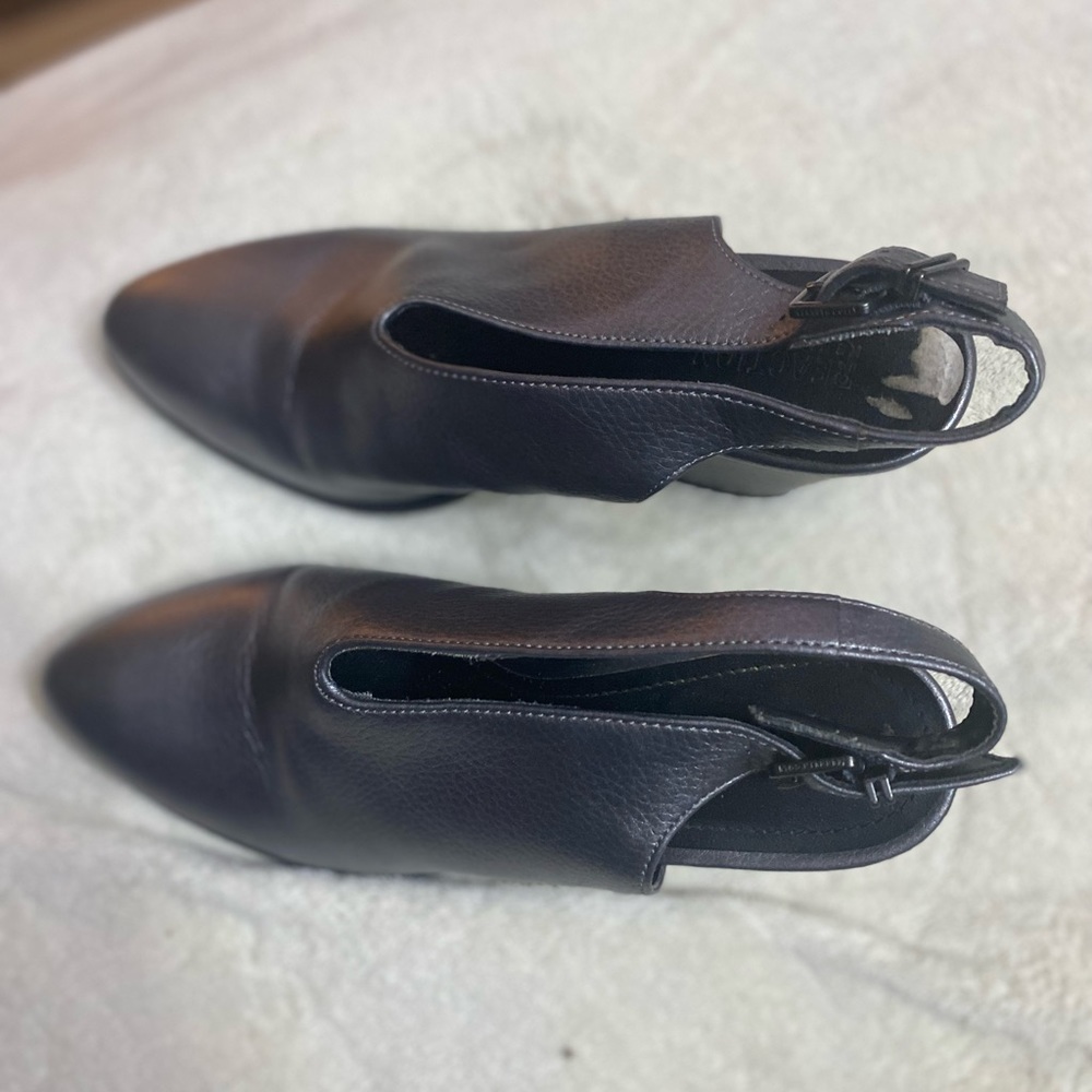 Kenneth Cole mules - Picture 2 of 3